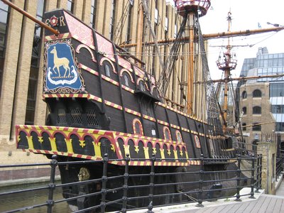 Golden Hinde